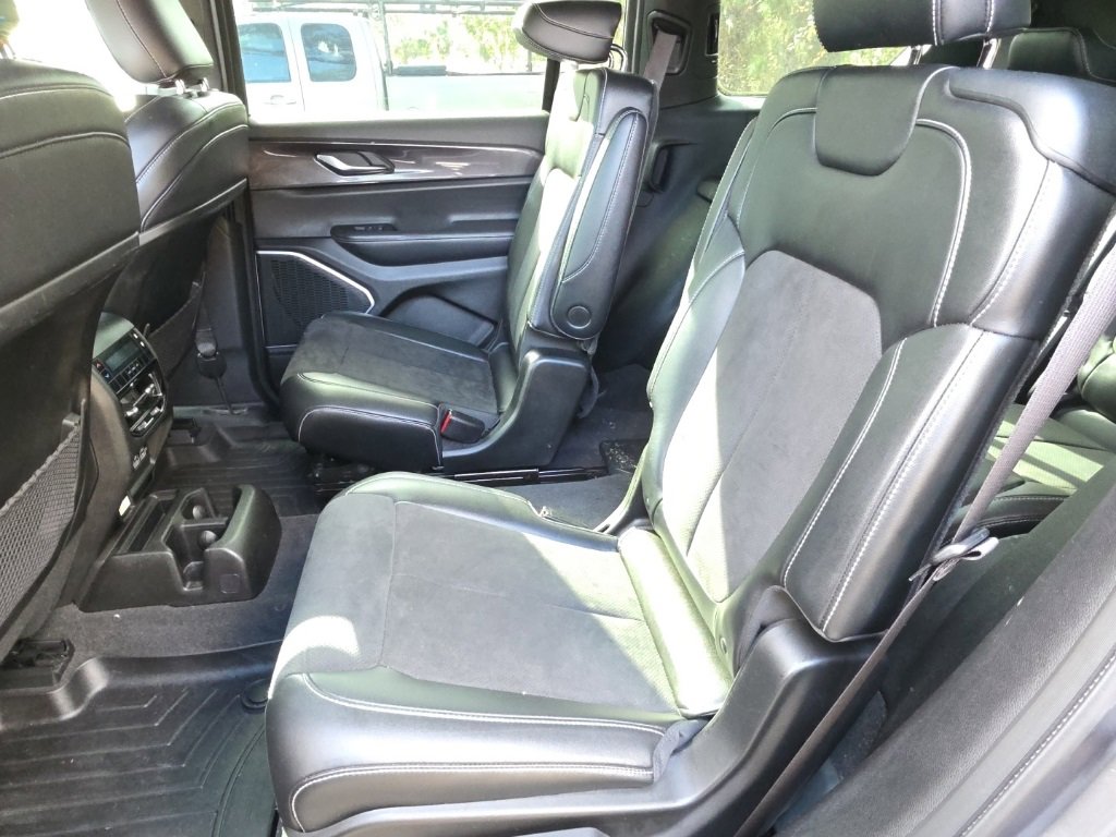 Certified 2021 Jeep Grand Cherokee L Laredo image 10