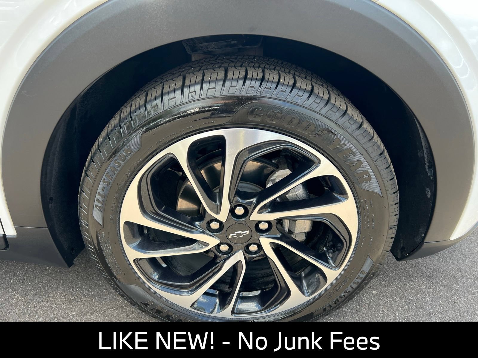 Used 2022 Chevrolet Bolt EUV Premier w/ Super Cruise Package FWD image 12