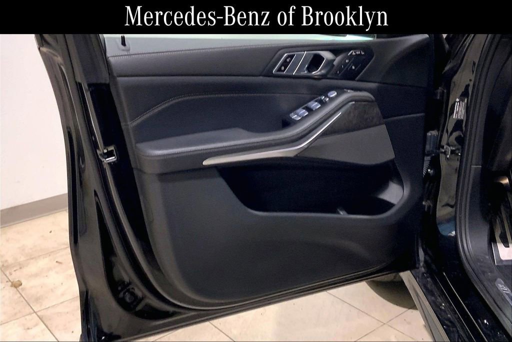 Used 2024 BMW X7 xDrive40i w/ M Sport Package image 20