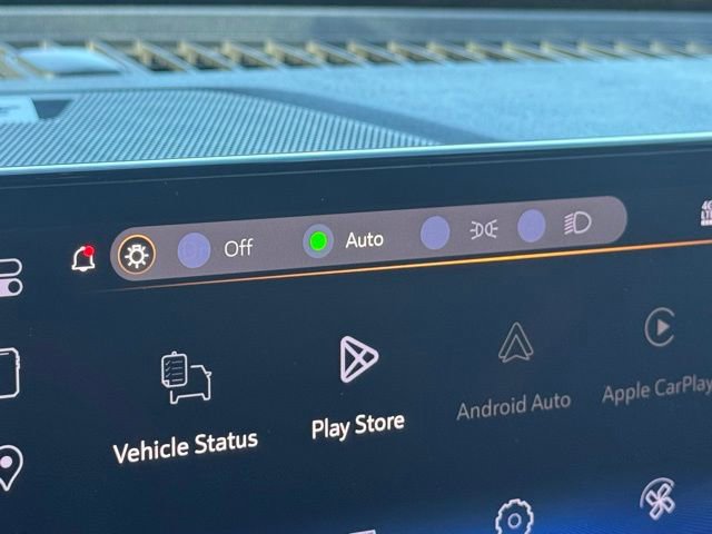 Used 2025 Chevrolet Colorado Z71 w/ Technology Package image 35