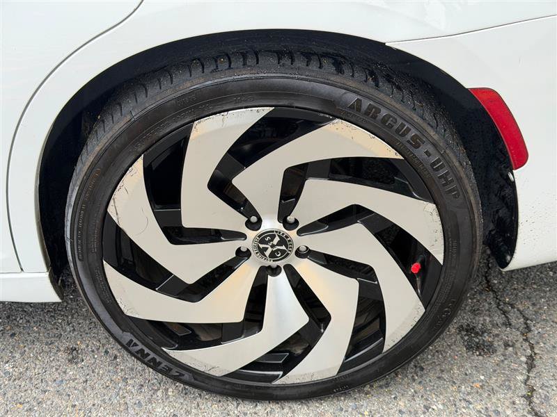 Used 2019 Chrysler 300 Touring w/ Sport Appearance Package RWD image 14