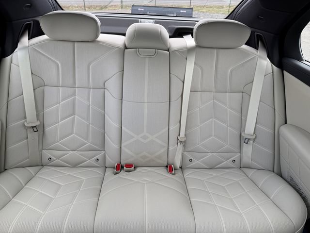 New 2026 BMW 750e xDrive w/ Executive Package AWD/4WD image 16