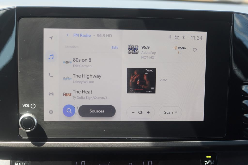 Used 2025 Toyota Camry LE FWD image 8