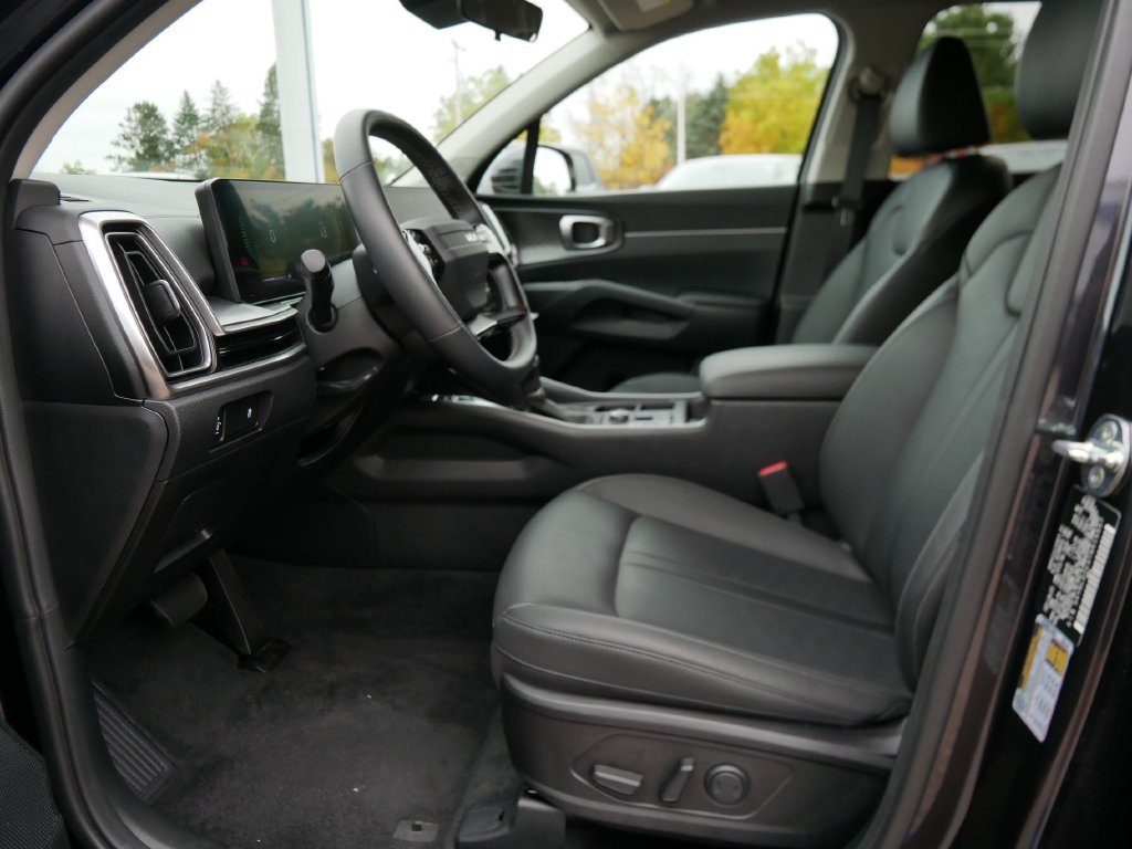 Used 2026 Kia Sorento S AWD/4WD image 9