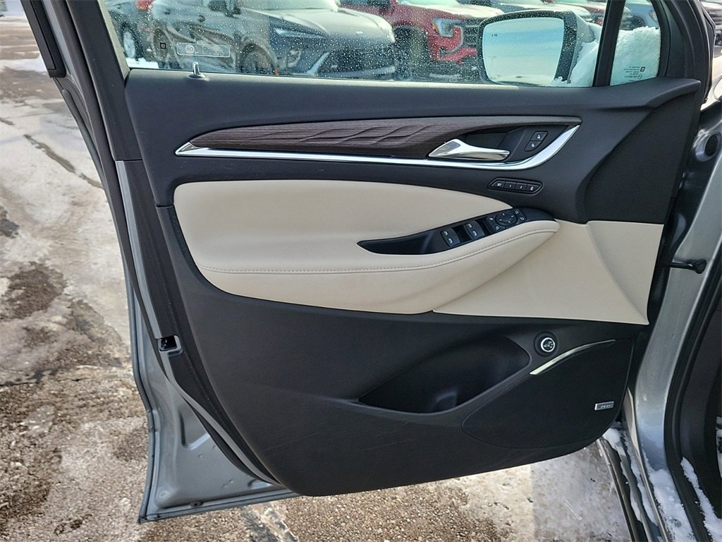 Used 2024 Buick Enclave Avenir w/ Avenir Technology Package image 19