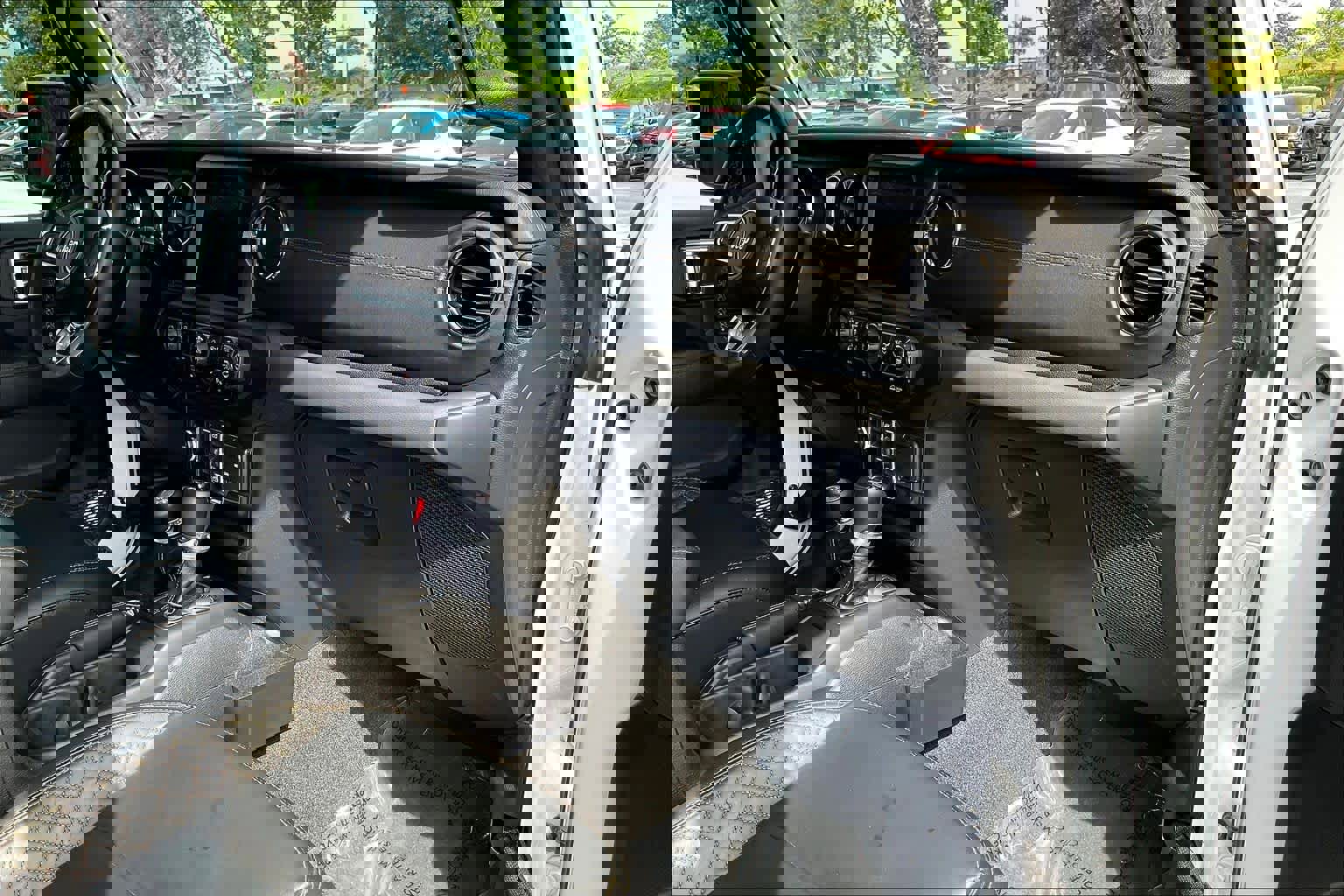 Used 2023 Jeep Wrangler Unlimited Sahara image 15