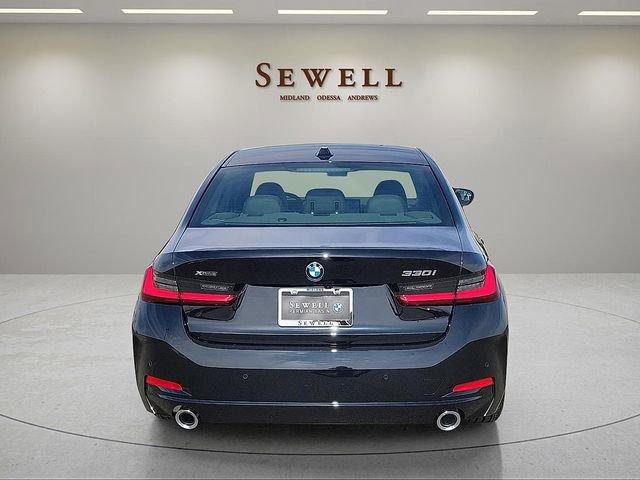 Used 2026 BMW 330i xDrive Sedan w/ Premium Package AWD/4WD image 4