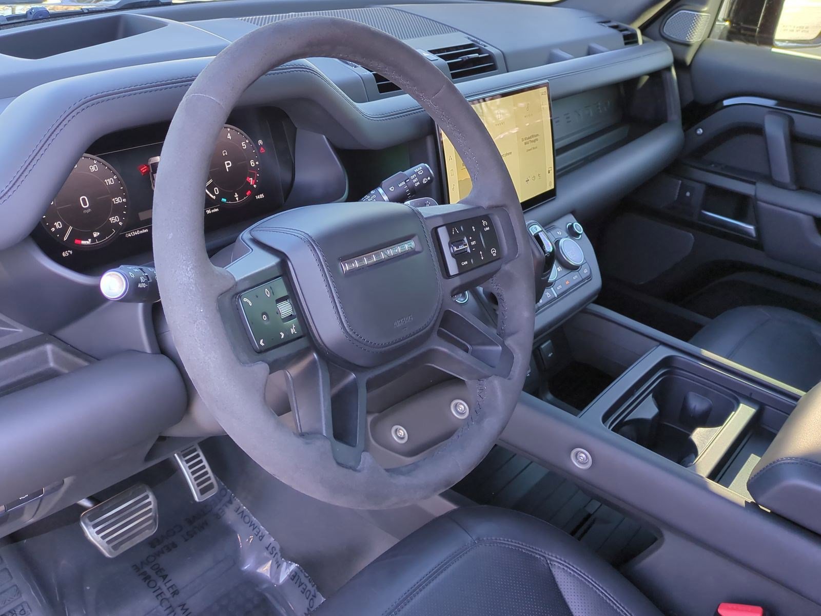 Used 2023 Land Rover Defender 110 V8 image 18