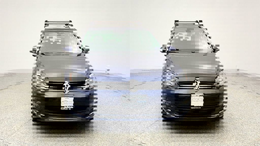 Used 2016 Volkswagen Golf SE w/ Lighting Package image 2