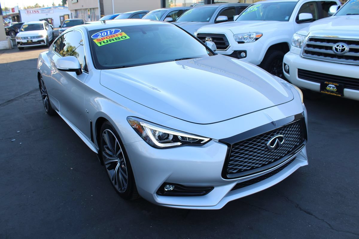 Used 2017 INFINITI Q60 3.0t w/ Premium Plus Package 3.0T RWD image 8