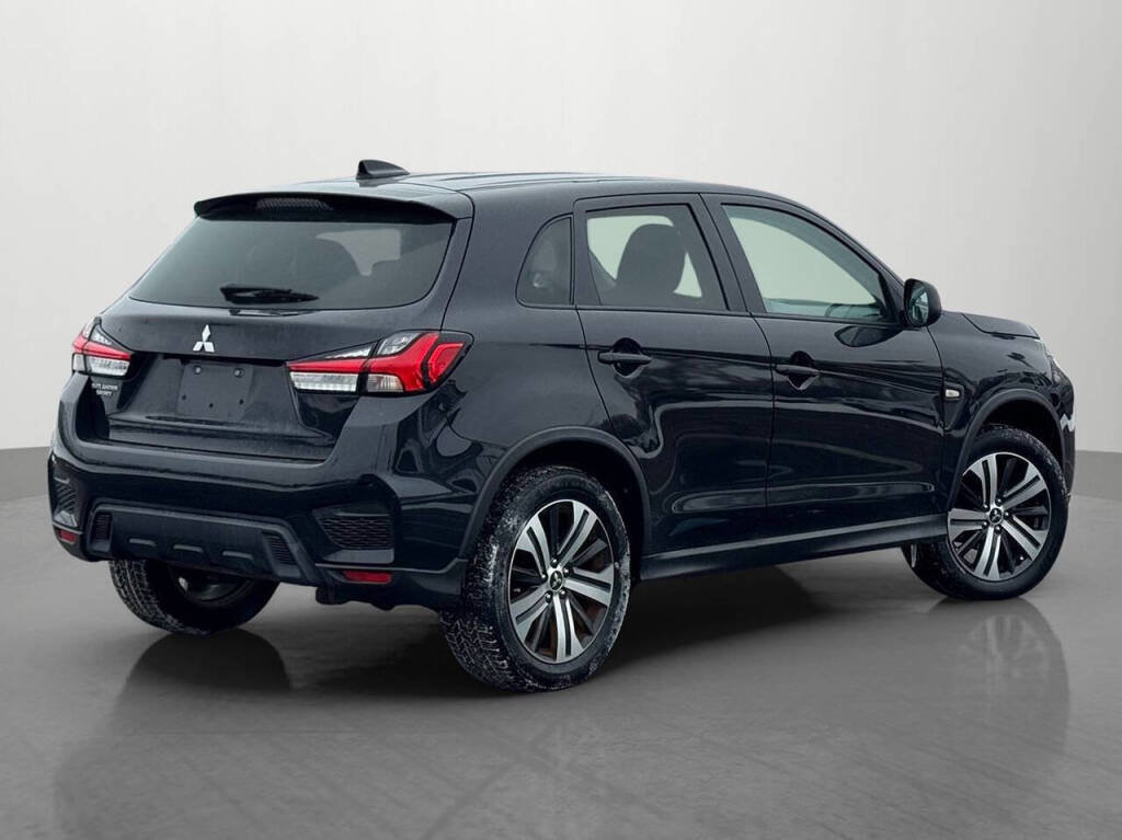 Used 2020 Mitsubishi Outlander Sport SE image 2