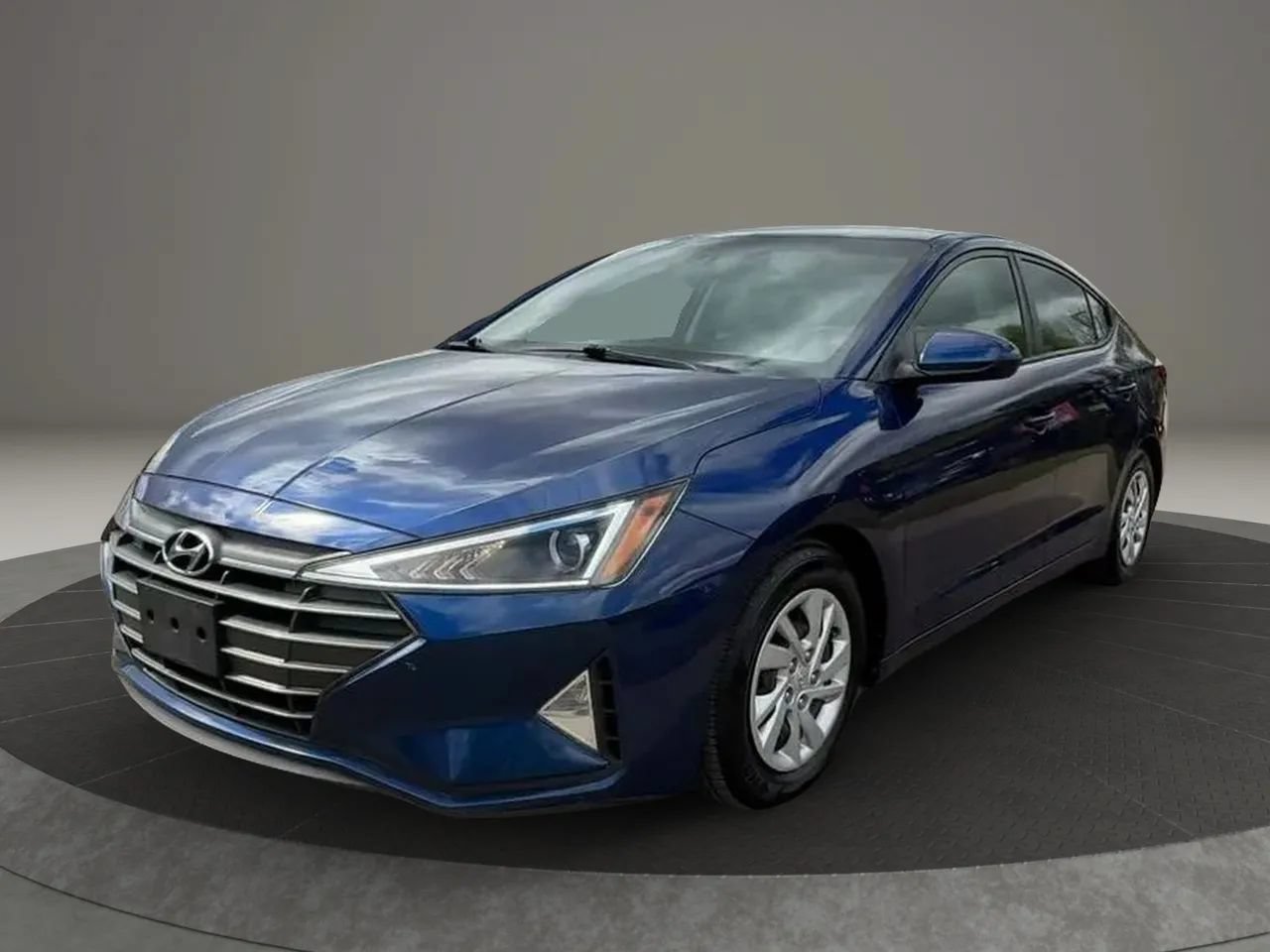 Used 2020 Hyundai Elantra SE FWD image 3