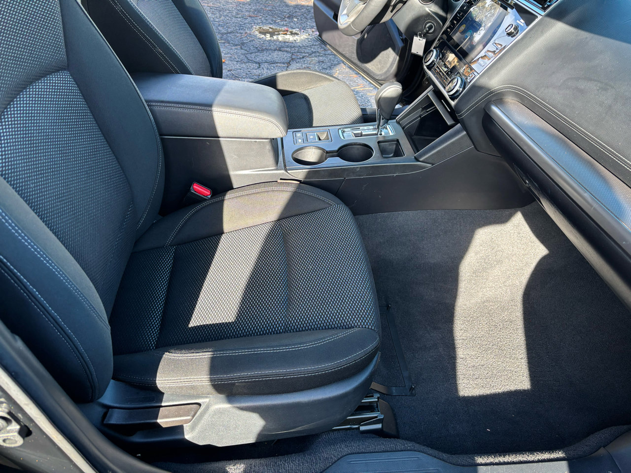 Used 2019 Subaru Outback 2.5i Premium image 11