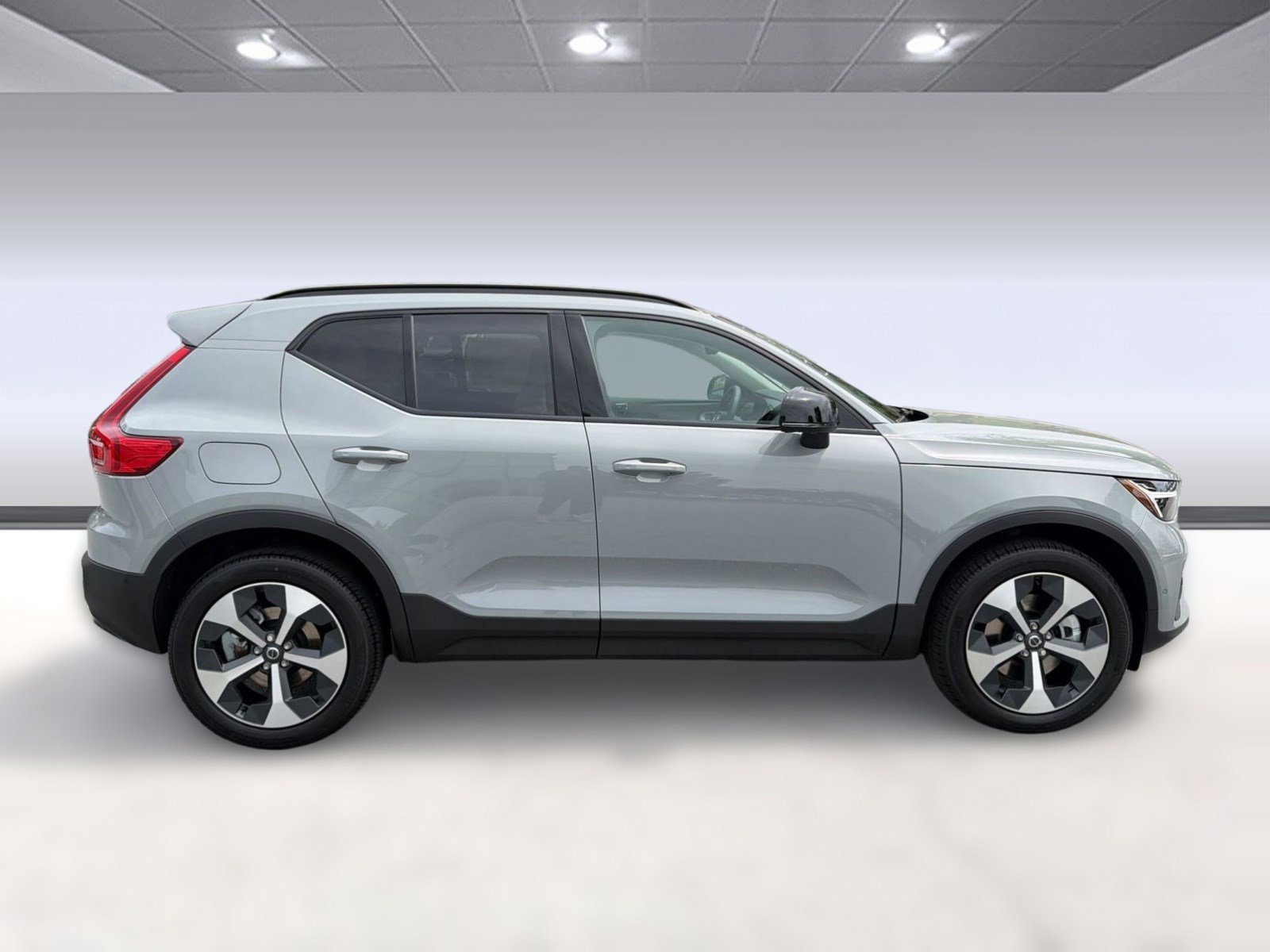 New 2026 Volvo XC40 B5 Plus w/ Protection Package Premier AWD/4WD image 7