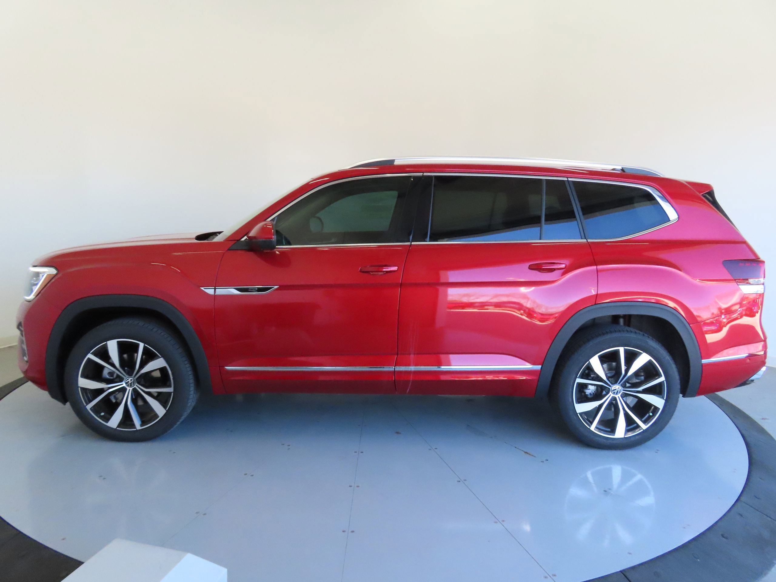 New 2025 Volkswagen Atlas SEL Premium R-Line AWD/4WD image 8