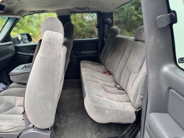 Used 2003 Chevrolet Silverado 2500 LS AWD/4WD image 12