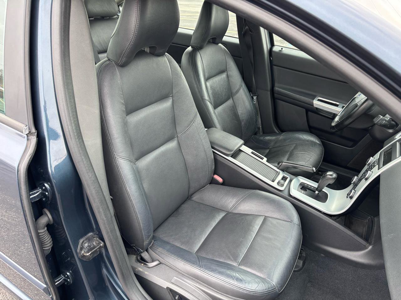 Used 2011 Volvo S40 T5 w/ Preferred Pkg FWD image 8