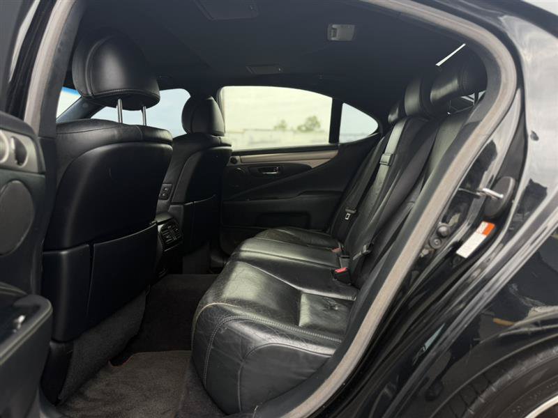 Used 2015 Lexus LS 460 w/ F Sport Package RWD image 25