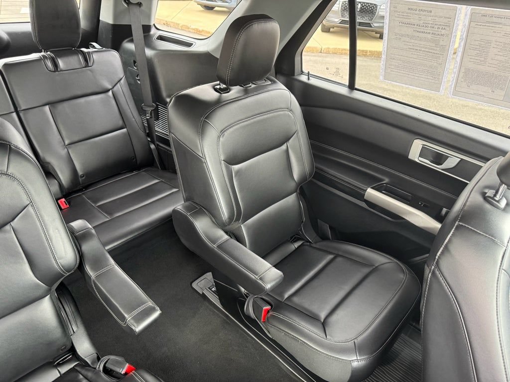 Certified 2022 Ford Explorer XLT w/ Equipment Group 202A AWD/4WD image 15