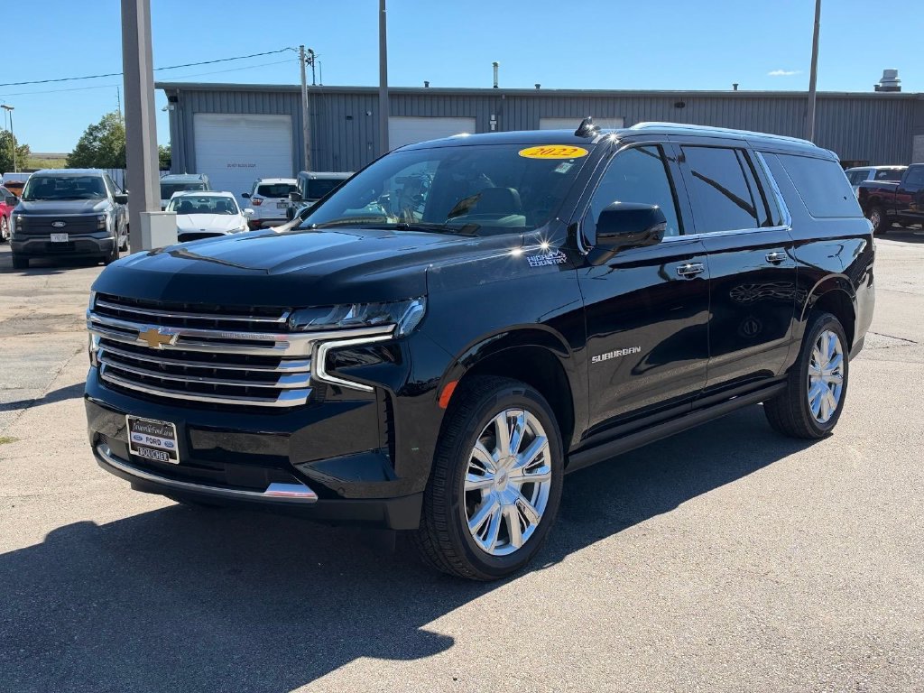Used 2022 Chevrolet Suburban High Country AWD/4WD image 2