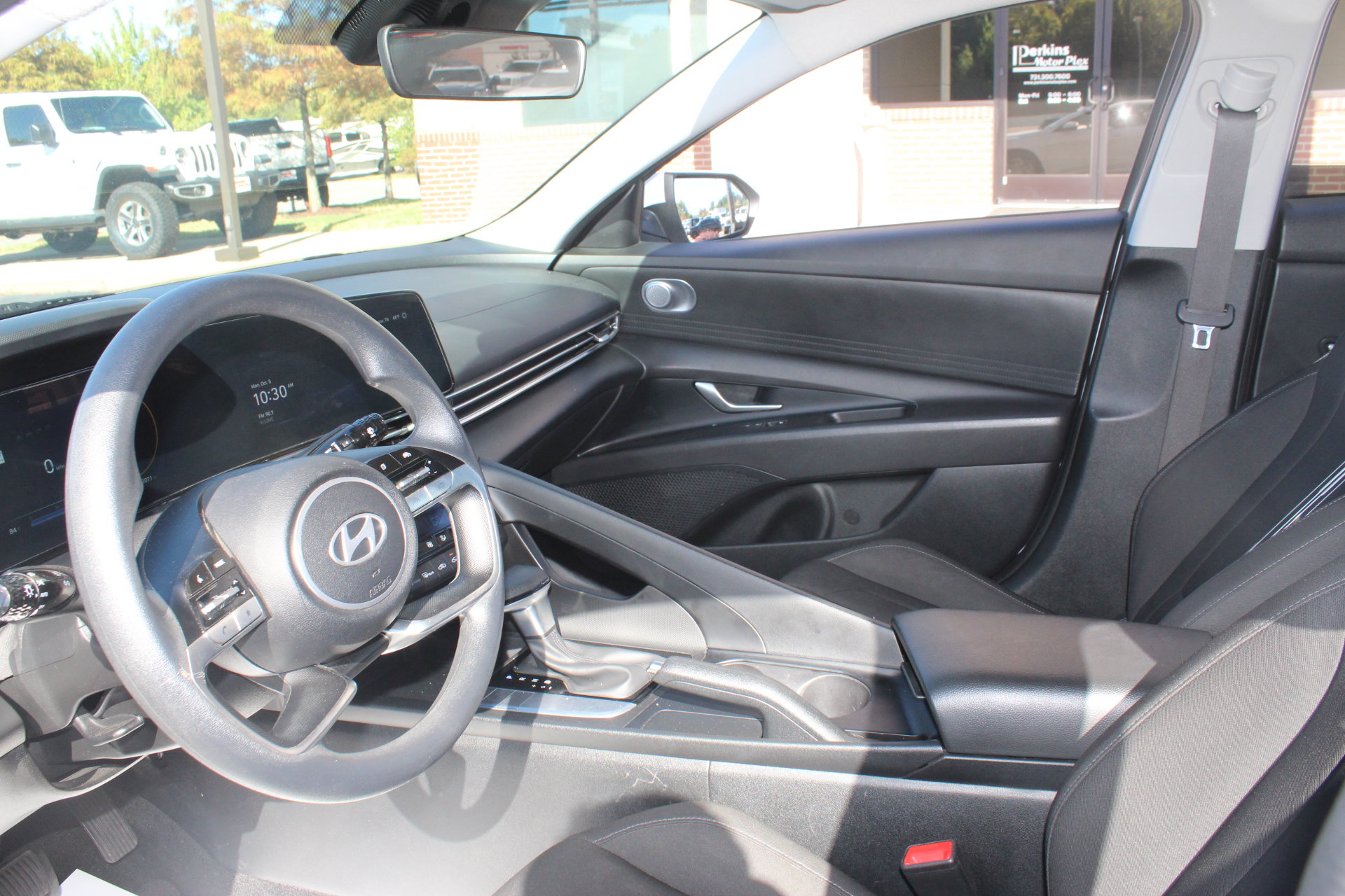 Used 2024 Hyundai Elantra SEL FWD image 12
