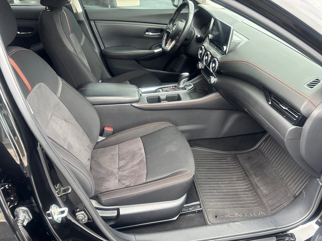 Used 2022 Nissan Sentra SR w/ Midnight Edition FWD image 25