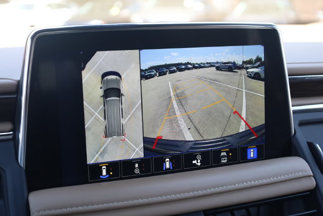 Used 2022 Chevrolet Tahoe Premier AWD/4WD image 18
