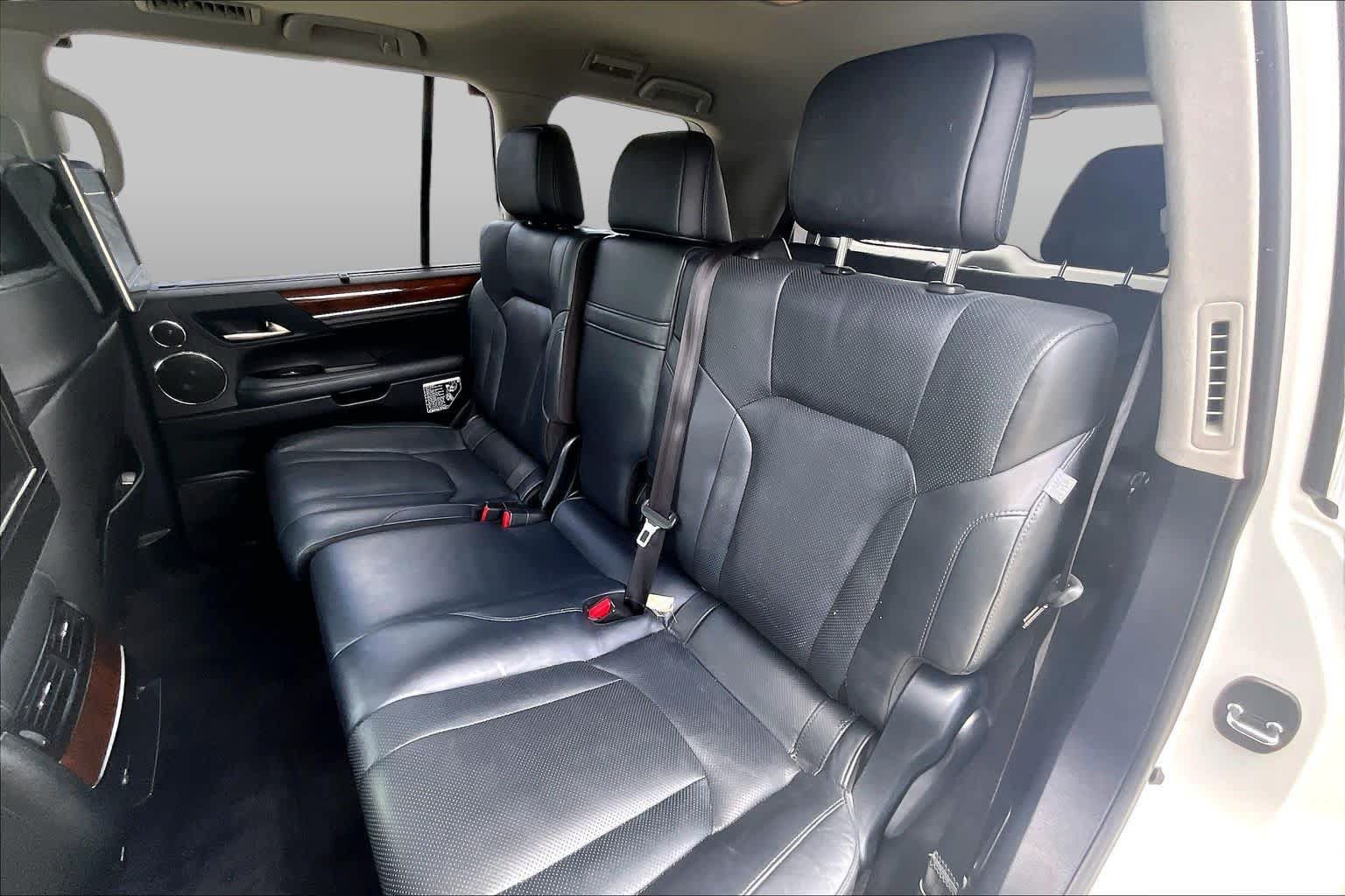 Used 2017 Lexus LX 570 4WD image 18