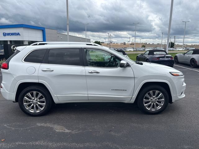 Used 2018 Jeep Cherokee Overland AWD/4WD image 6