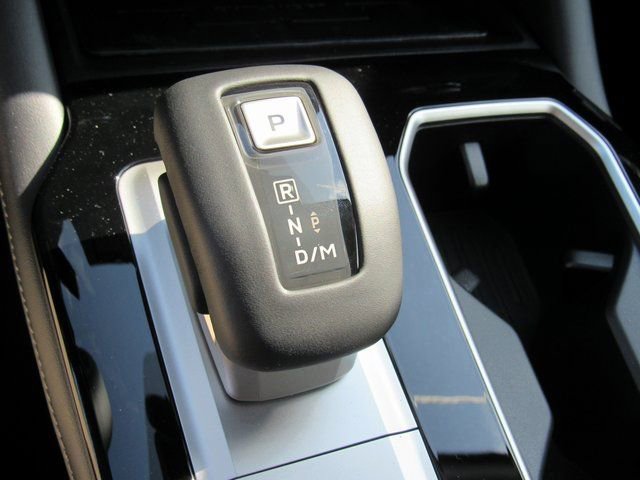 New 2025 Mitsubishi Outlander SE image 21