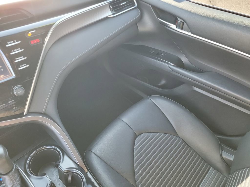 Used 2018 Toyota Camry SE image 11