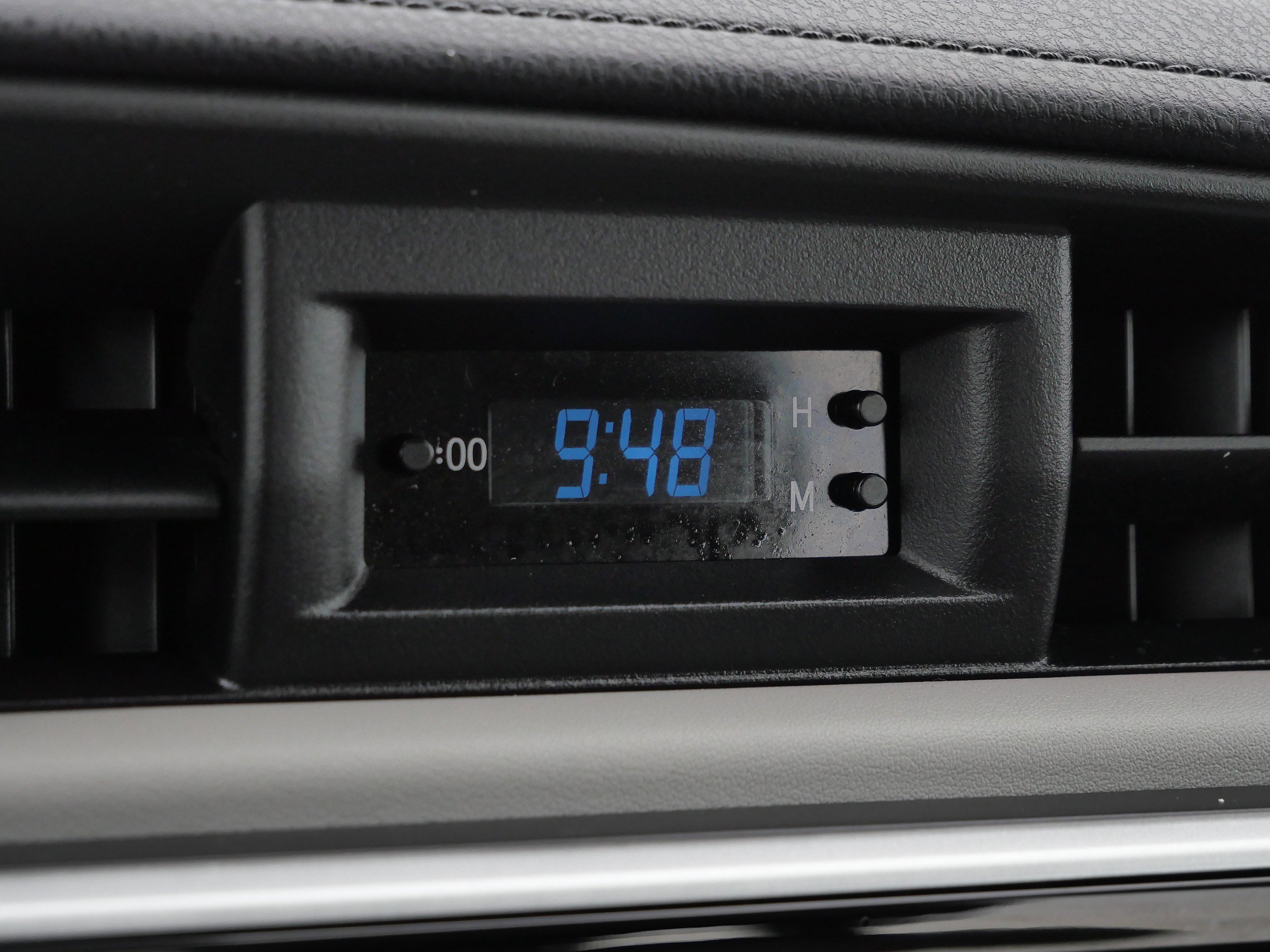 Used 2018 Toyota Corolla LE image 30