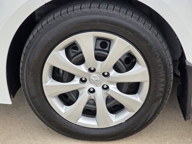 Used 2025 Toyota Corolla LE image 9