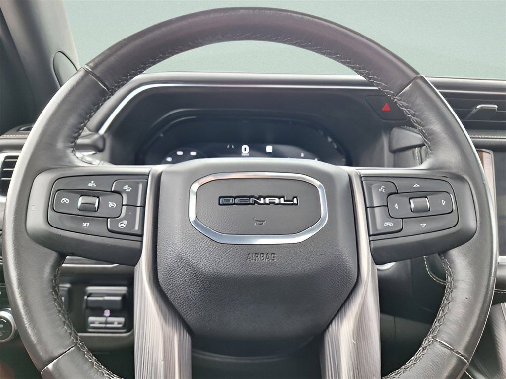 Used 2023 GMC Yukon Denali Ultimate image 18