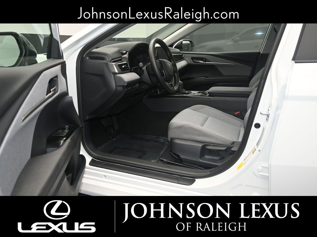 Used 2026 Toyota Camry LE image 10