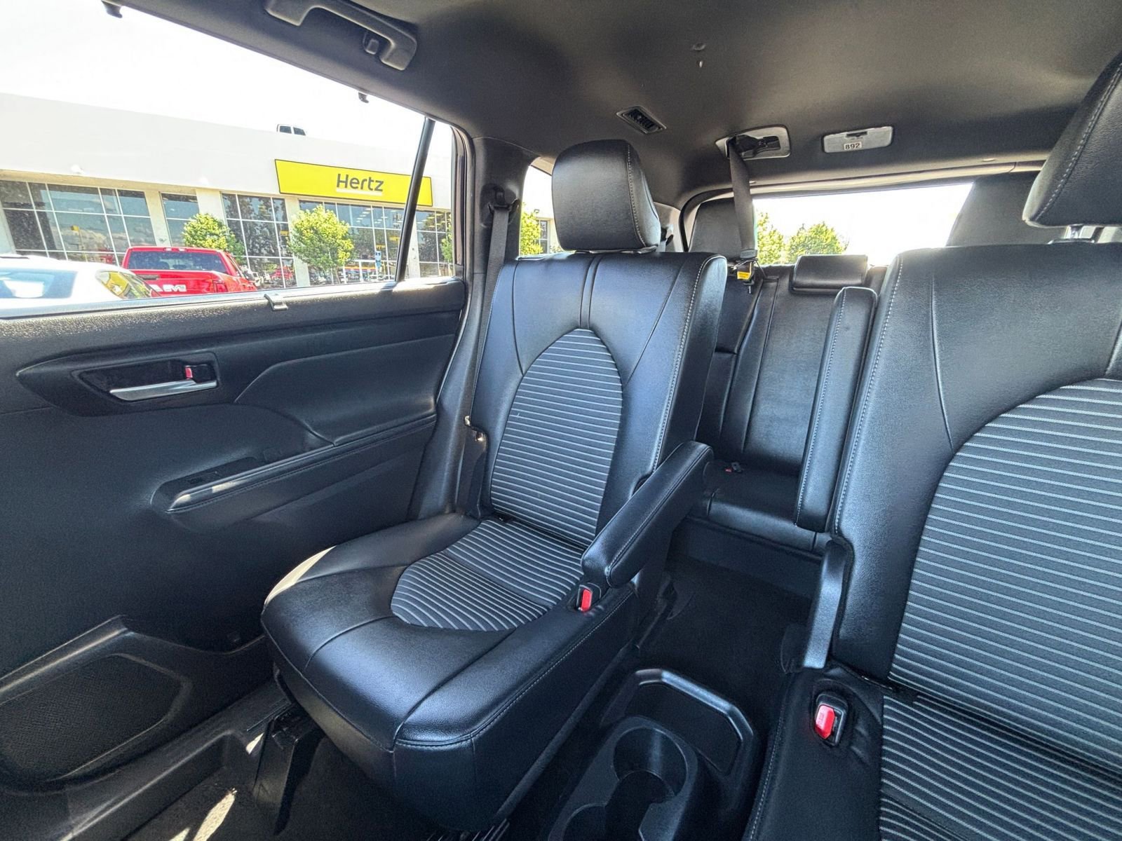 Used 2025 Toyota Highlander XSE AWD/4WD image 43