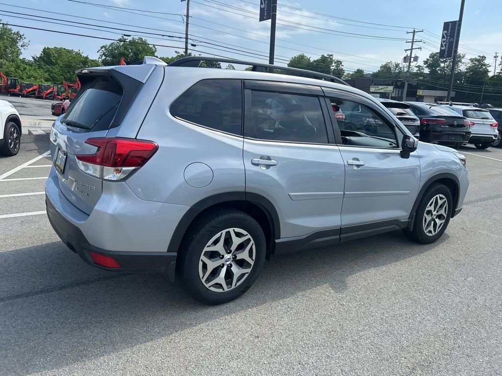Used 2021 Subaru Forester Premium AWD/4WD image 6