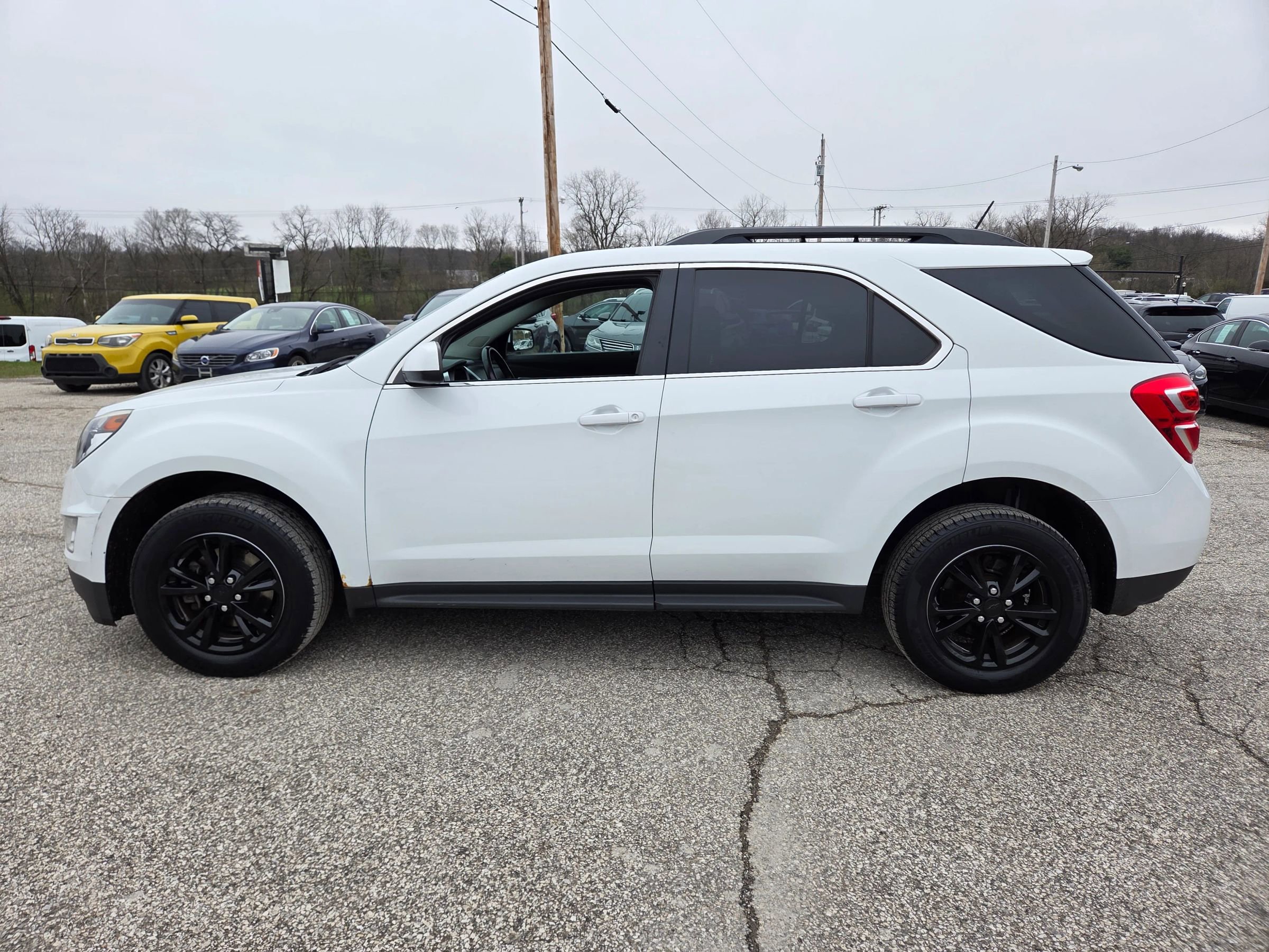 Used 2017 Chevrolet Equinox LT w/ Convenience Package image 1