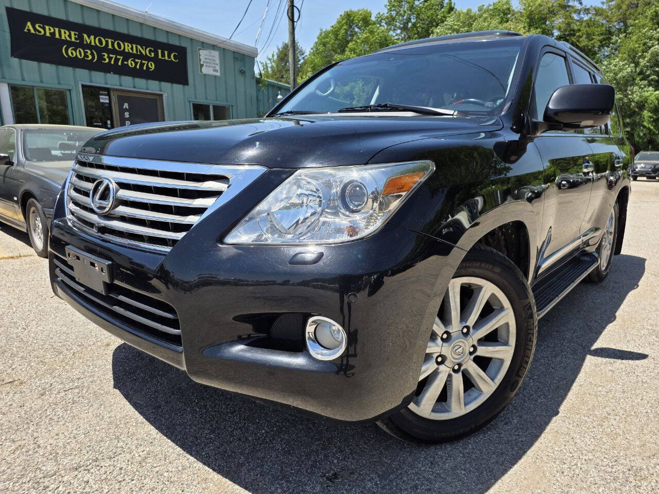 Used 2009 Lexus LX 570 4WD image 2