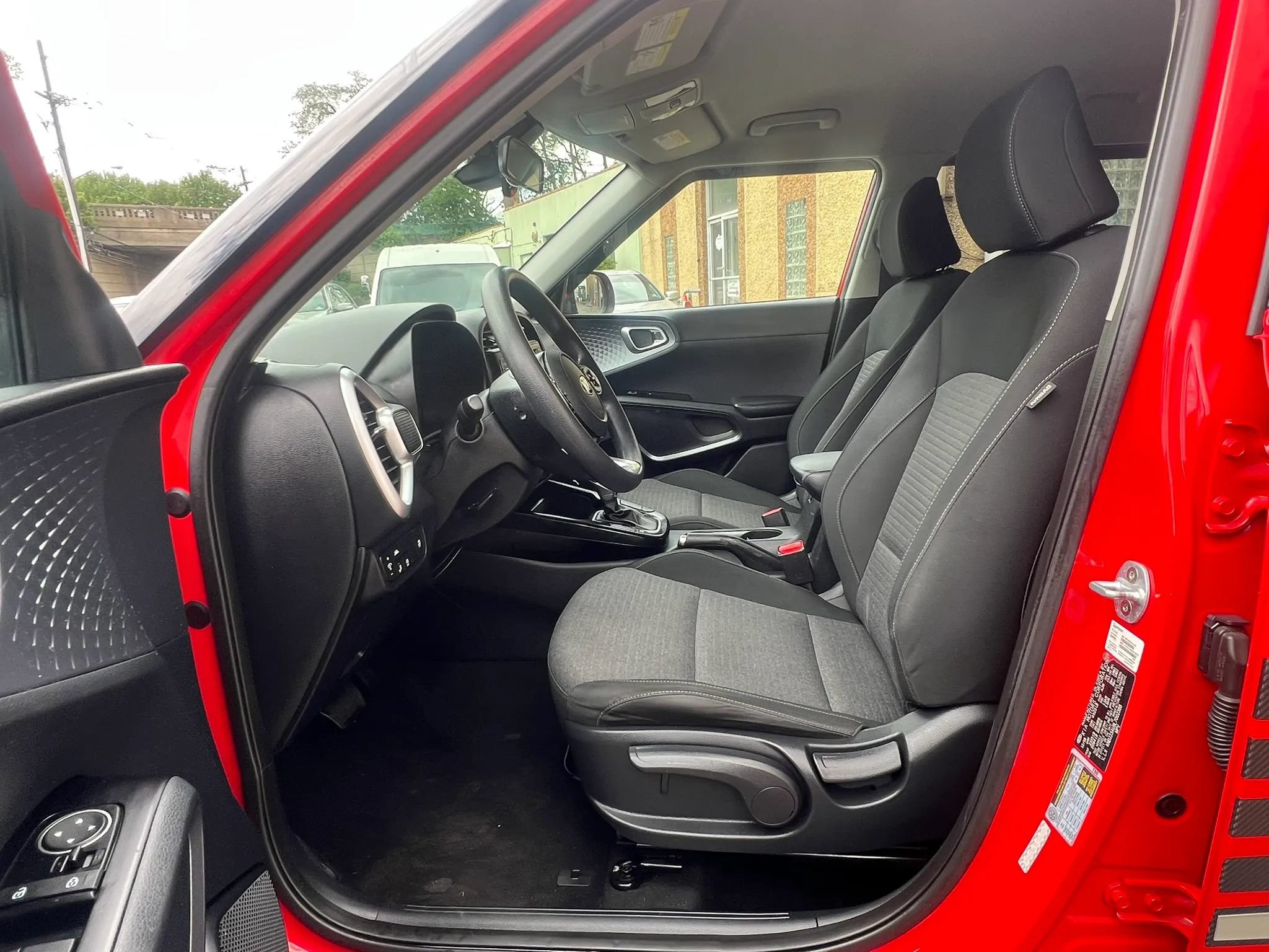Used 2020 Kia Soul S FWD image 27