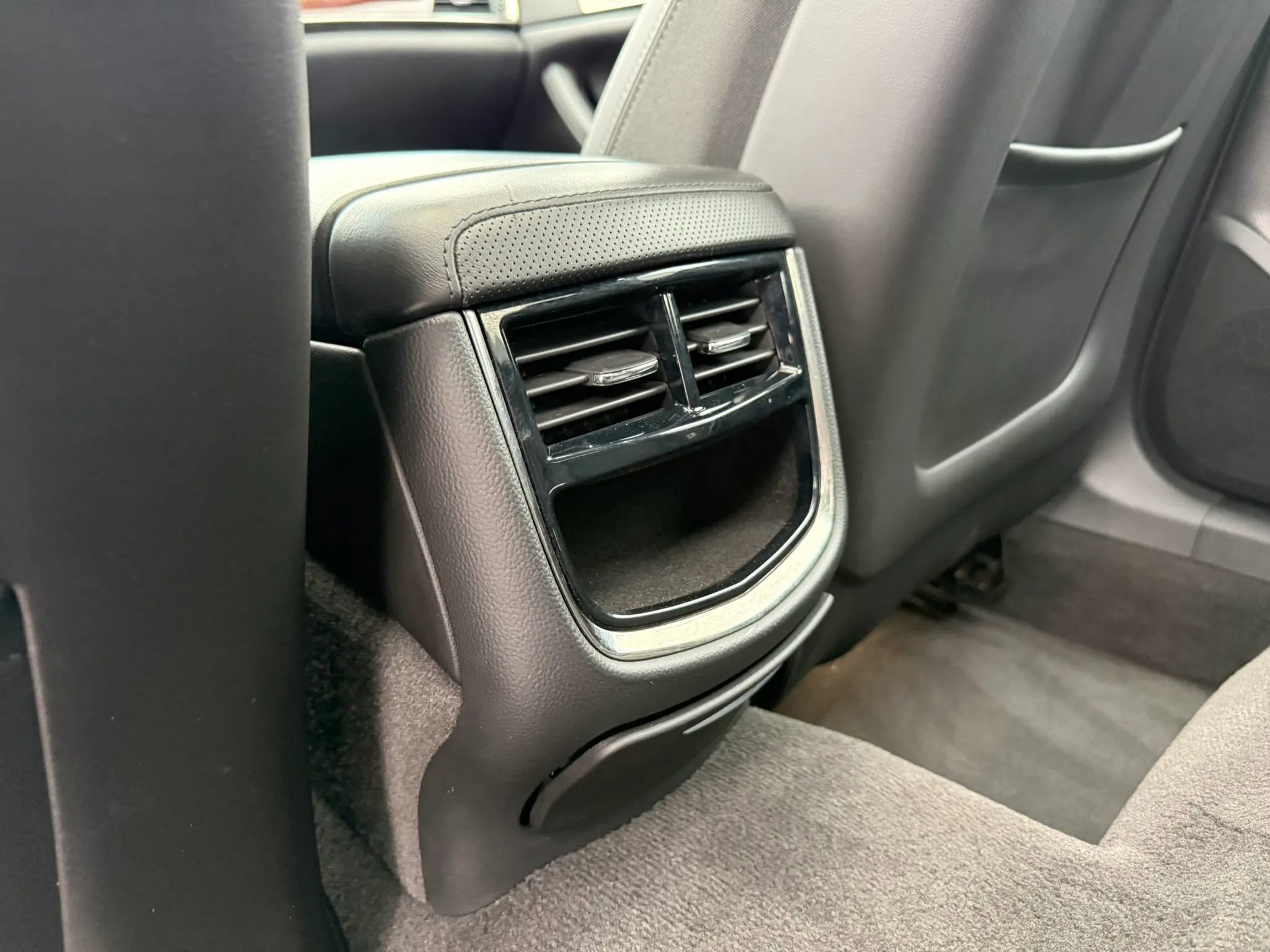 Used 2014 Cadillac CTS Luxury image 32