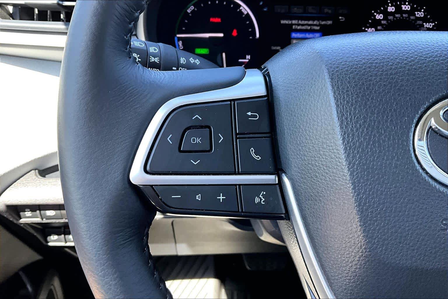 Used 2025 Toyota Sienna XLE w/ XLE Plus Package image 23