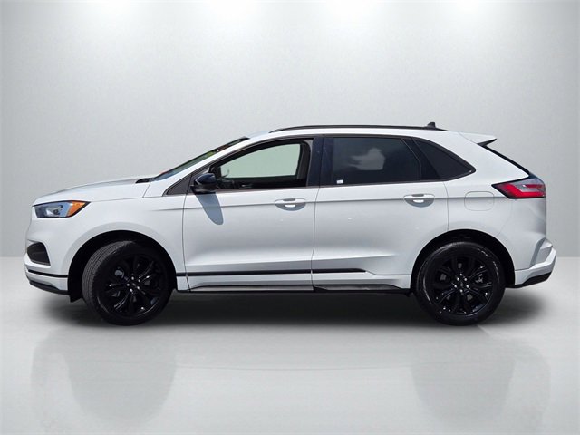Used 2024 Ford Edge SE w/ Black Appearance Package image 8