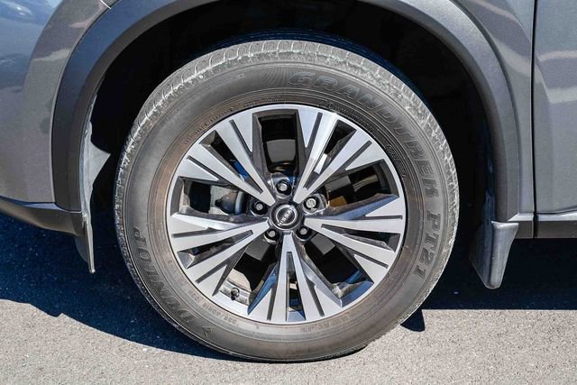 Used 2023 Nissan Rogue SV image 11