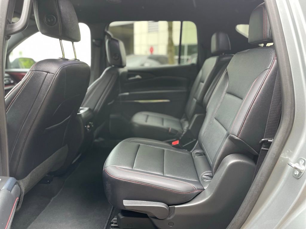 Used 2025 Chevrolet Traverse Z71 AWD/4WD image 24