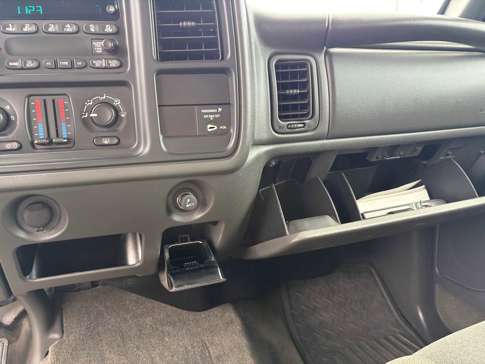 Used 2005 Chevrolet Silverado 2500 LS w/ Skid Plate Package AWD/4WD image 19