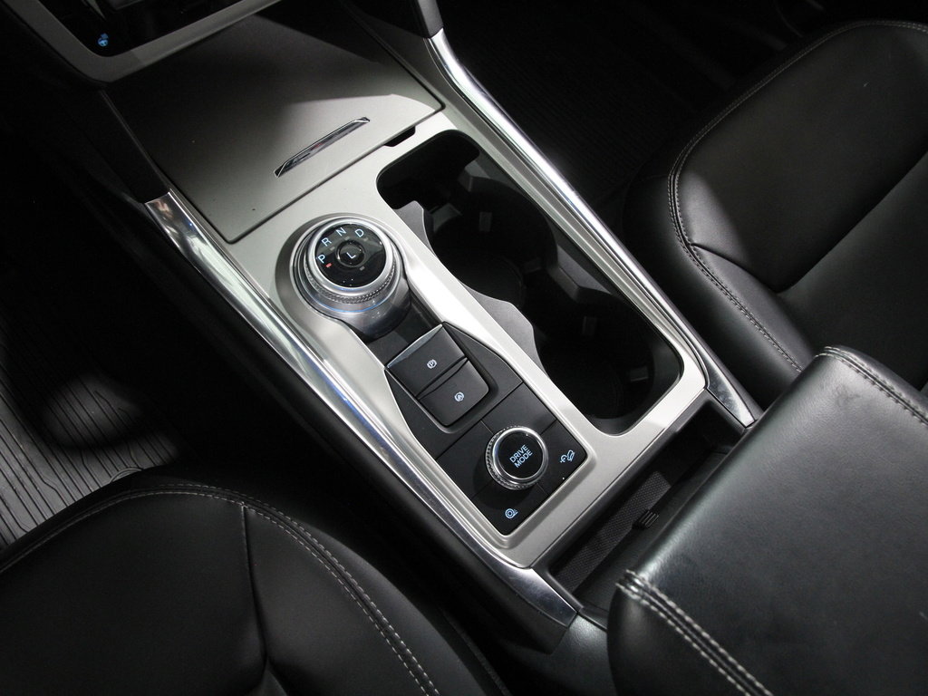 Certified 2022 Ford Explorer XLT w/ Equipment Group 202A image 15