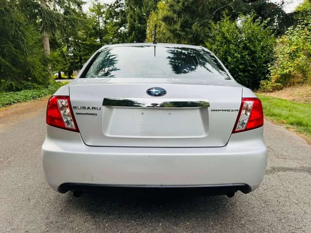 Used 2011 Subaru Impreza 2.5i image 4
