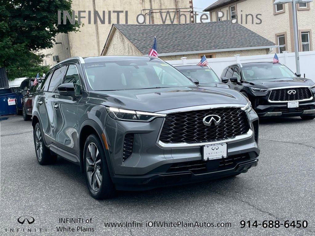 Used 2023 INFINITI QX60 Luxe w/ Cargo Package AWD/4WD image 3