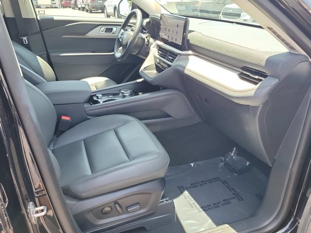 Used 2026 Ford Explorer Active w/ Active Comfort Package RWD image 16